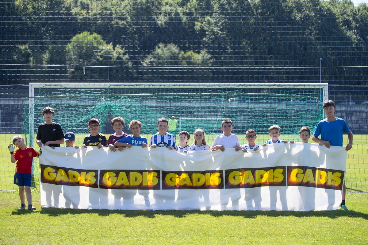 Imagen noticia UNÍMONOS AO RC DEPORTIVO DE LA CORUÑA PARA FOMENTAR O DEPORTE ENTRE OS MÁIS PEQUENOS